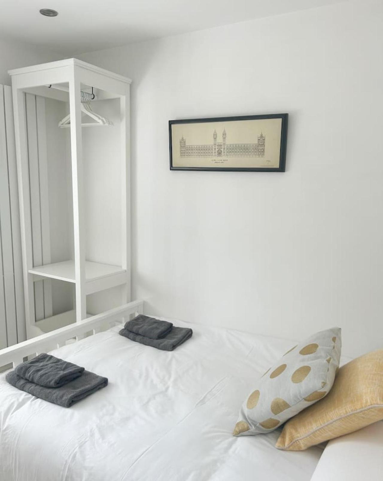 Villa Luxe 5 Bed House In Guildford. Morden Amenities à Normandy Extérieur photo