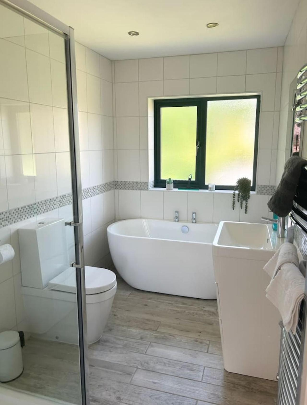 Villa Luxe 5 Bed House In Guildford. Morden Amenities à Normandy Extérieur photo