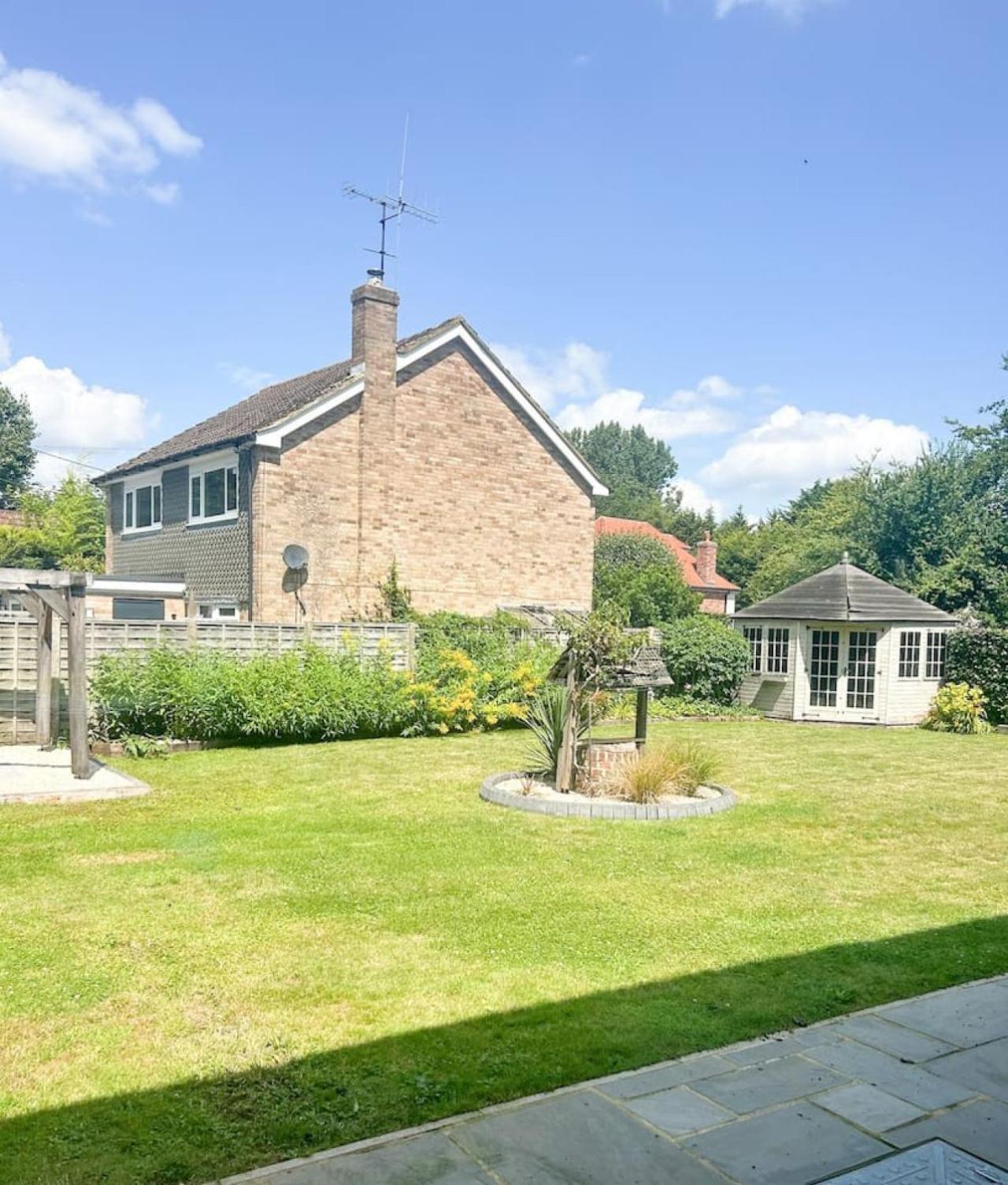 Villa Luxe 5 Bed House In Guildford. Morden Amenities à Normandy Extérieur photo